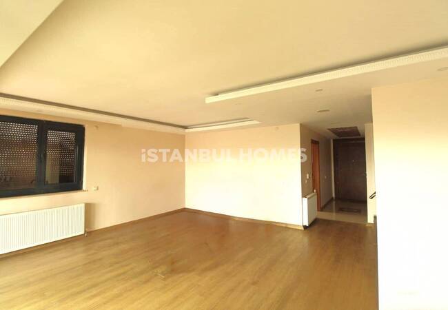 ویلای بزرگ با استخر نزدیک مارینا در بویوکچکمجه استانبول 18