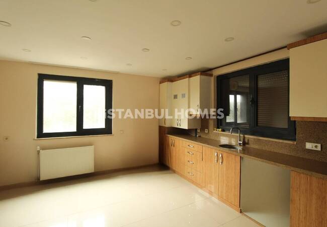 ویلای بزرگ با استخر نزدیک مارینا در بویوکچکمجه استانبول 21