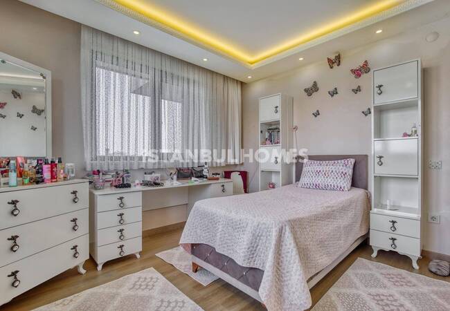 Spacious Villa with Pool Near Marina in Buyukcekmece Istanbul 19