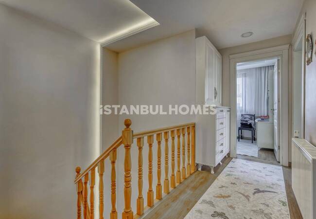 Spacious Villa with Pool Near Marina in Buyukcekmece Istanbul 32
