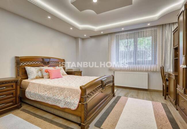 Spacious Villa with Pool Near Marina in Buyukcekmece Istanbul 17