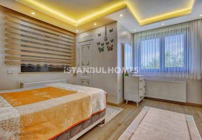 Spacious Villa with Pool Near Marina in Buyukcekmece Istanbul 21