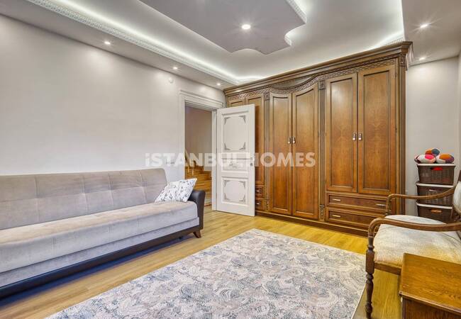 Spacious Villa with Pool Near Marina in Buyukcekmece Istanbul 23