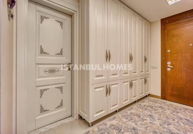 Spacious Villa with Pool Near Marina in Buyukcekmece Istanbul 28