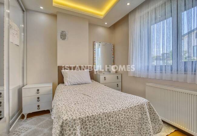 Spacious Villa with Pool Near Marina in Buyukcekmece Istanbul 18