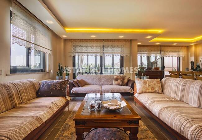 Spacious Villa with Pool Near Marina in Buyukcekmece Istanbul 10
