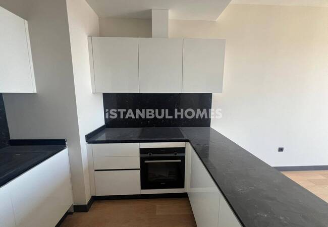 Sea-view 1-bedroom Flat in a Complex with Pool in Kadıköy Istanbul 9