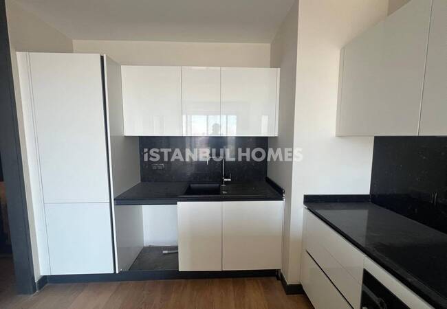 Sea-view 1-bedroom Flat in a Complex with Pool in Kadıköy Istanbul 10
