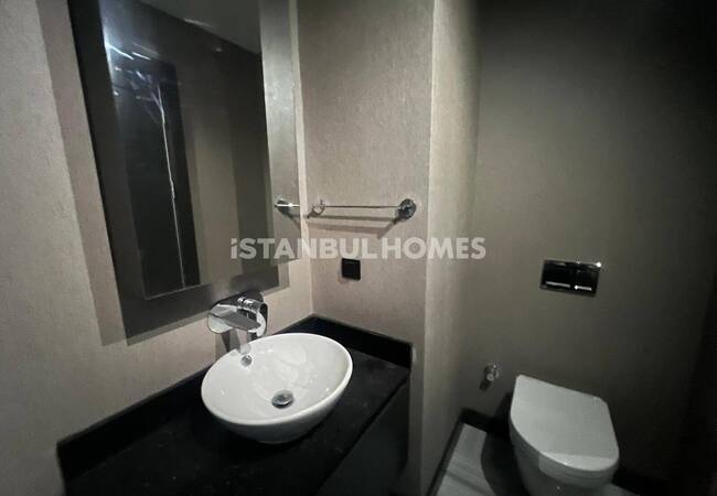 Sea-view 1-bedroom Flat in a Complex with Pool in Kadıköy Istanbul 13