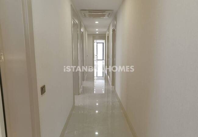 Apartments in a Complex with Lake View in İstanbul Avcılar 27