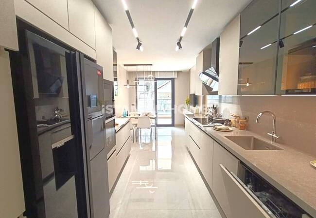 Apartments in a Complex with Lake View in İstanbul Avcılar 13