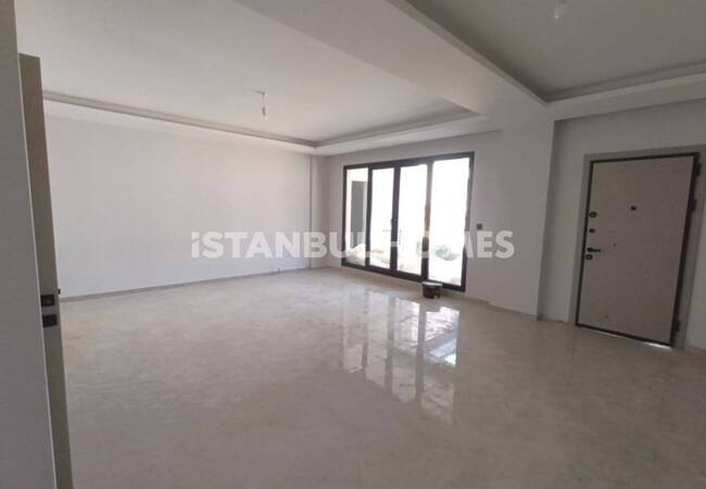 Villas in a Complex with Pool and Parking in Istanbul Basaksehir 17