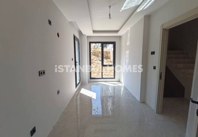 Villas in a Complex with Pool and Parking in Istanbul Basaksehir 5