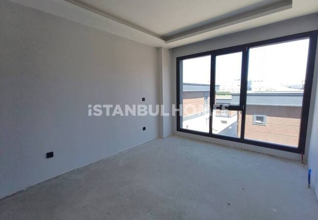 Villas in a Complex with Pool and Parking in Istanbul Basaksehir 7