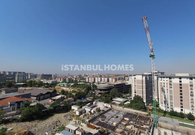 Modern Middle Floor Apartments with Garden in Zeytinburnu 10