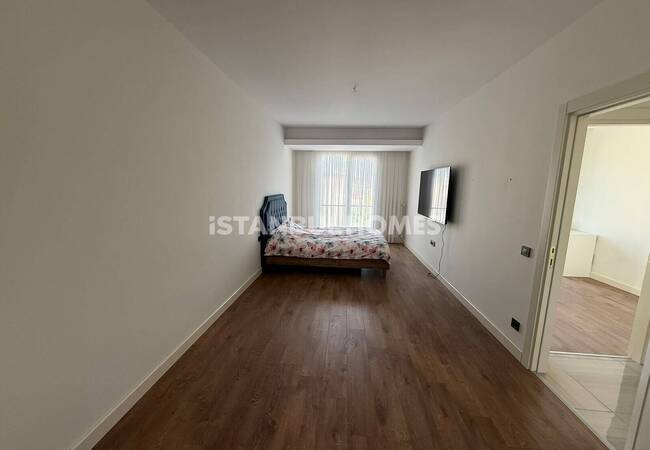 Квартира 3+1 в комплексе в Бююкчекмедже, Стамбул, с видом на море 16