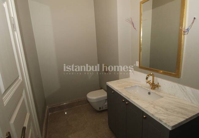 İstanbul Boğazı'nda Özel Rıhtımlı Tarihi Deniz Yalısı 33