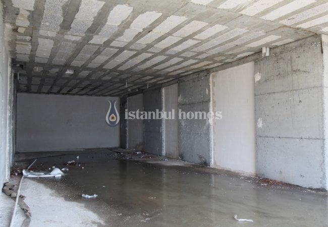 Advantageous Commercial Real Estate on a Shopping Street in Esenyurt 7