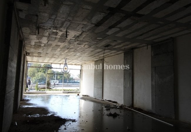 Advantageous Commercial Real Estate on a Shopping Street in Esenyurt 10