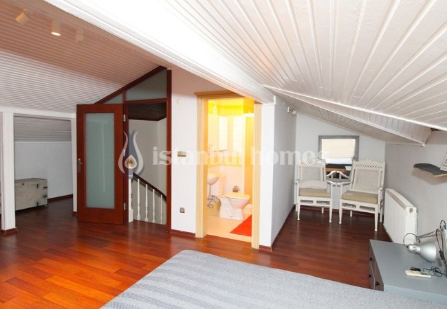 Kartal’da Merkezi Konumda Aile Konseptinde Tripleks Villa 31