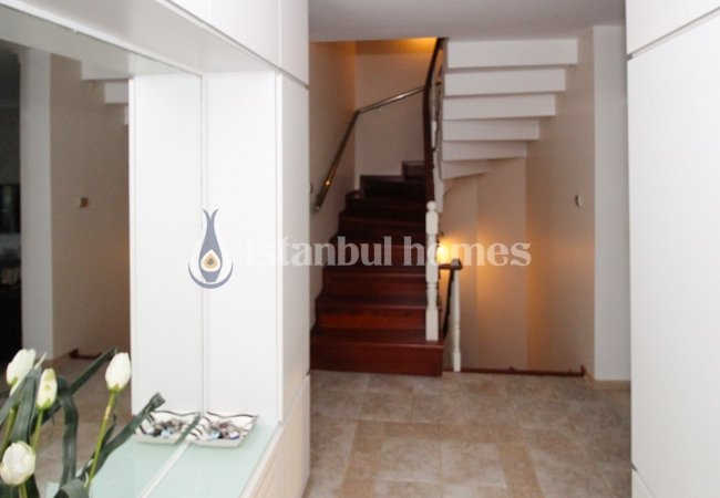 Kartal’da Merkezi Konumda Aile Konseptinde Tripleks Villa 36