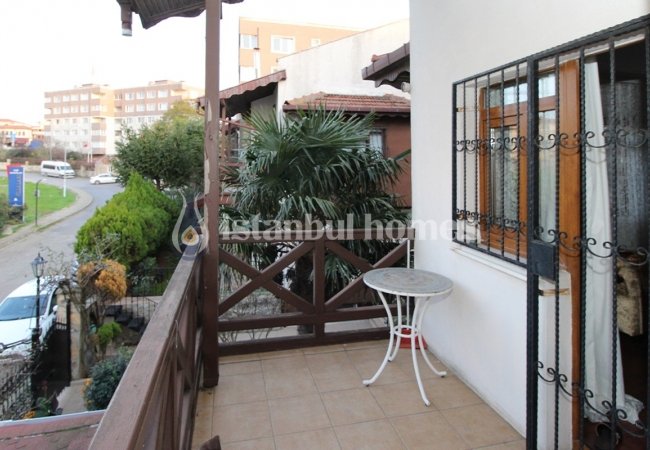 Kartal’da Merkezi Konumda Aile Konseptinde Tripleks Villa 41