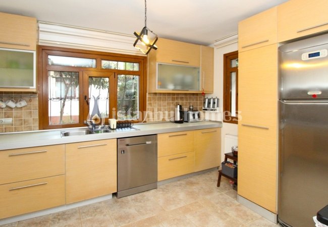 Kartal’da Merkezi Konumda Aile Konseptinde Tripleks Villa 12