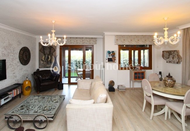 Kartal’da Merkezi Konumda Aile Konseptinde Tripleks Villa 5