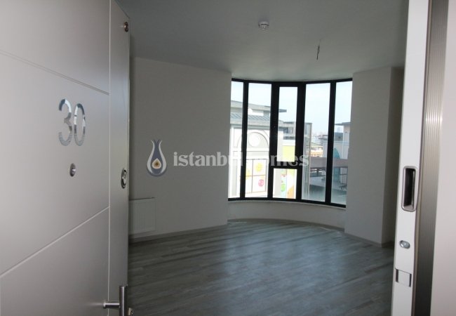 Offices on the Main Street in Küçükçekmece Istanbul 3