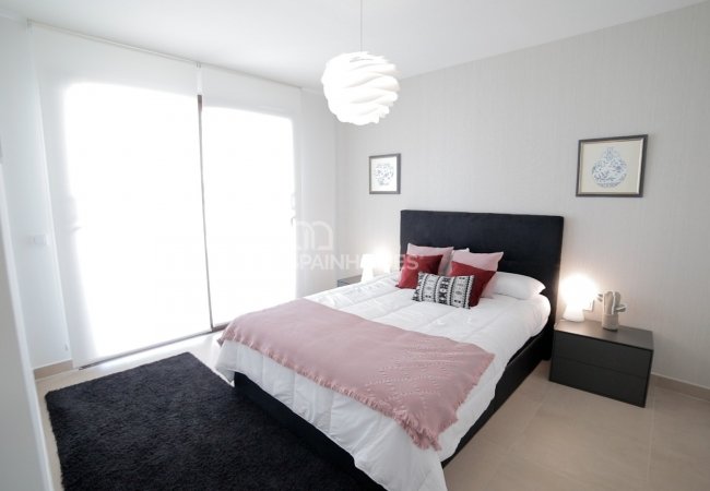 Almeria’da Özel Havuzlu ve Bahçeli Çağdaş Villalar 10