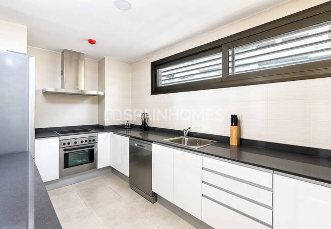 Almeria'da Seçkin Golf Tesisi İçerisinde Şık Daireler 18