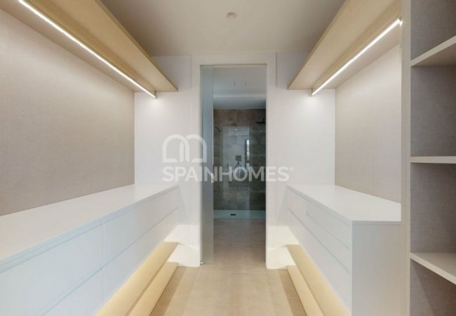 Luxury Villas with Private Pool, Basement and Solarium in Finestrat