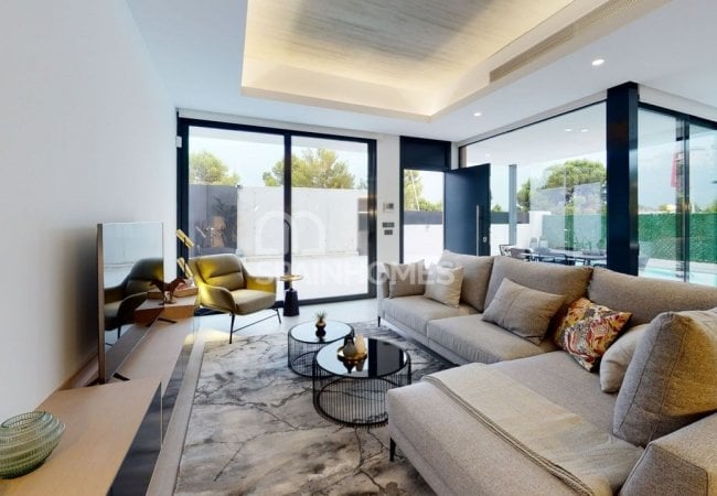 Luxury Villas with Private Pool, Basement and Solarium in Finestrat