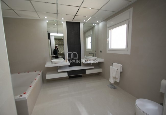 Modern İç Mekan Tasarımına Sahip Bahçeli Ferah Villalar 29