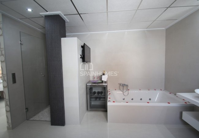 Modern İç Mekan Tasarımına Sahip Bahçeli Ferah Villalar 32