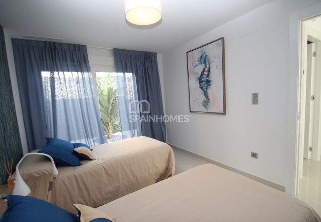 Modern İç Mekan Tasarımına Sahip Bahçeli Ferah Villalar 18