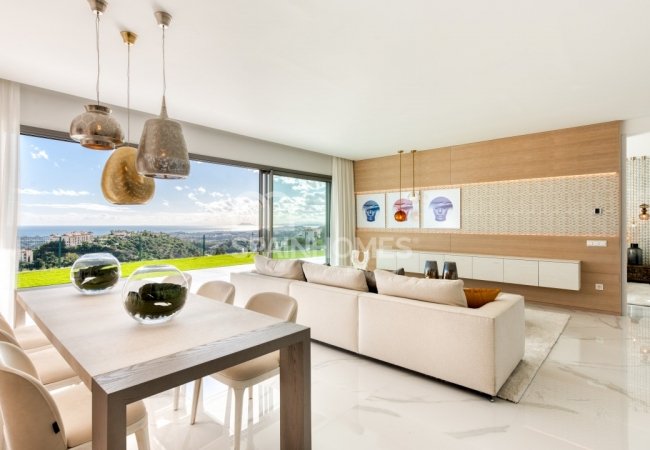 Apartamentos Con Vistas Al Mar En Benahavis Costa Del Sol 7
