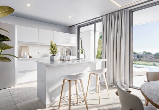 Manilva'da Sahile Yakın Konumda Satılık Villalar 6