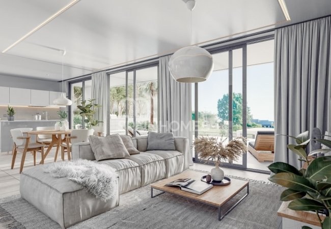 Manilva'da Sahile Yakın Konumda Satılık Villalar 8