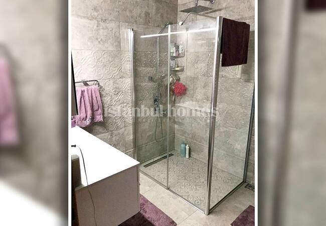Ortaköy'de Büyüleyici Boğaz Manzaralı Merkezi Daireler 11