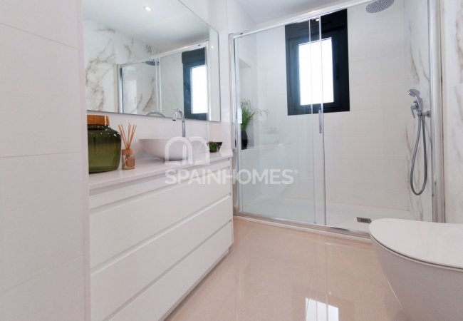 Key-ready Detached Villa with Swimming Pool in Ciudad Quesada 9