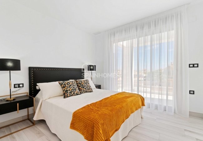 Turnkey Detached Villas with Swimming Pool in Orihuela Costa