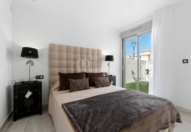 Turnkey Detached Villas with Swimming Pool in Orihuela Costa