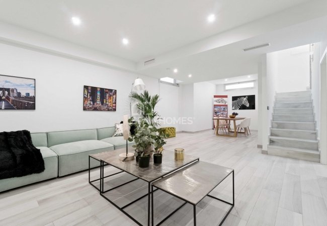 Turnkey Detached Villas with Swimming Pool in Orihuela Costa