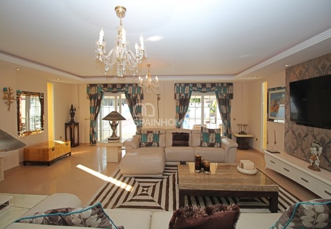 Alhaurin De La Torre’de Yerleşim Bölgesinde Müstakil Villa 40
