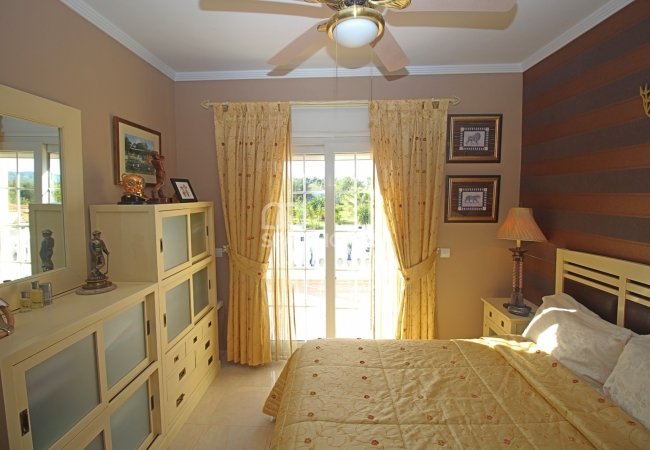Alhaurin De La Torre’de Yerleşim Bölgesinde Müstakil Villa 54