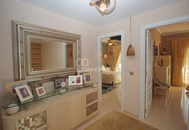 Alhaurin De La Torre’de Yerleşim Bölgesinde Müstakil Villa 37