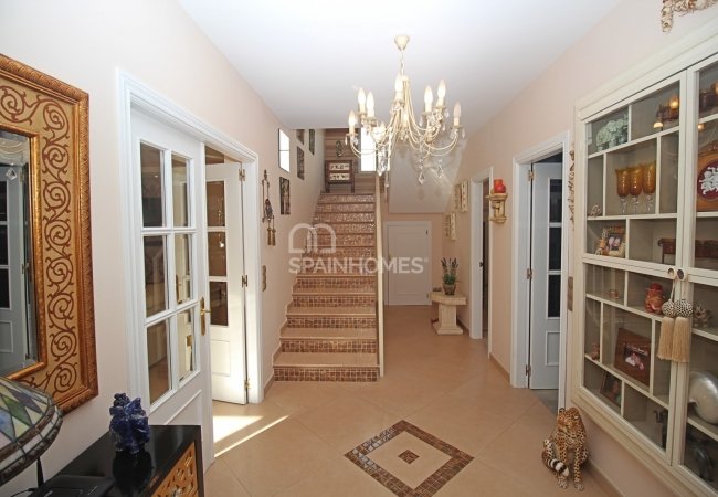 Alhaurin De La Torre’de Yerleşim Bölgesinde Müstakil Villa 38