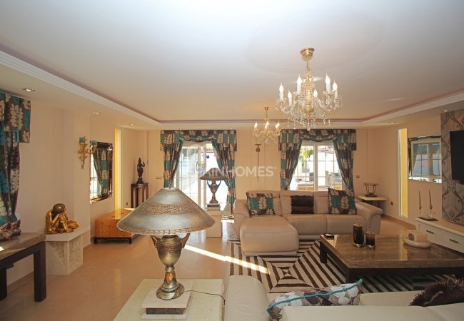 Alhaurin De La Torre’de Yerleşim Bölgesinde Müstakil Villa 39