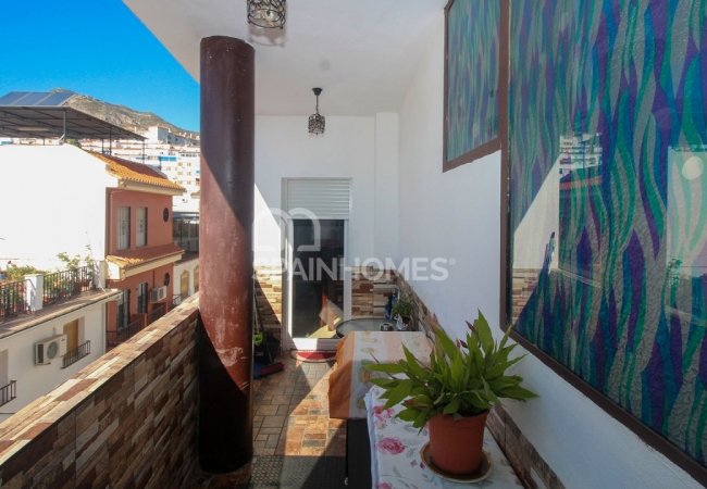 Benalmádena'da Merkezi Konumda Yer Alan Komple Bina